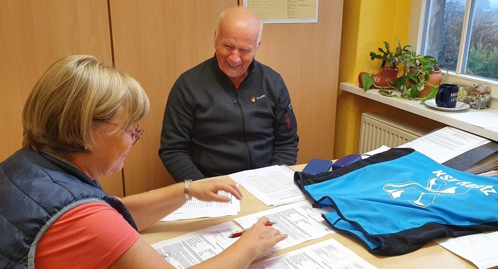 Kooperationsvertrag zwischen der Regelschule und der Sektion Kegeln des SV Rositz unterzeichnet