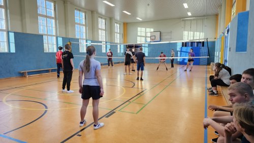 Volleyball diesmal unter der Leitung von Zehntklässlern